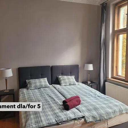 Apartament Forum *